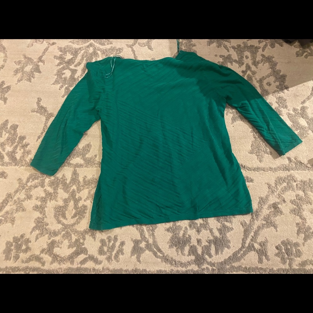 Tops - Picture 5 of 8